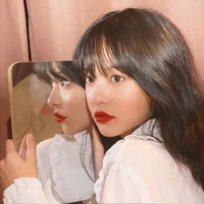 国民校草是女生·动态漫海报